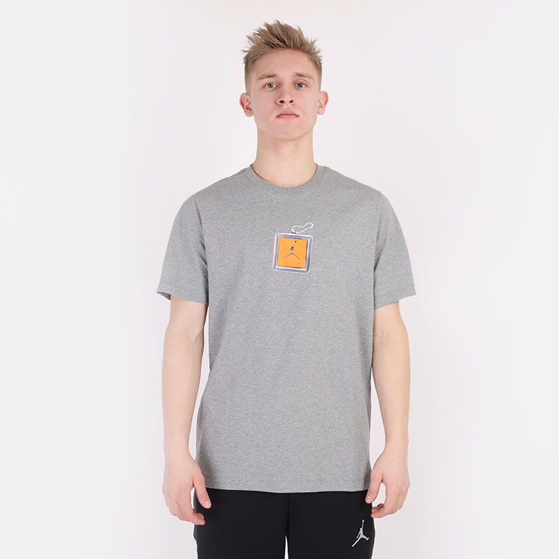 мужская серая футболка Jordan Keychain Short-Sleeve T-Shirt CV5157-091 - цена, описание, фото 3